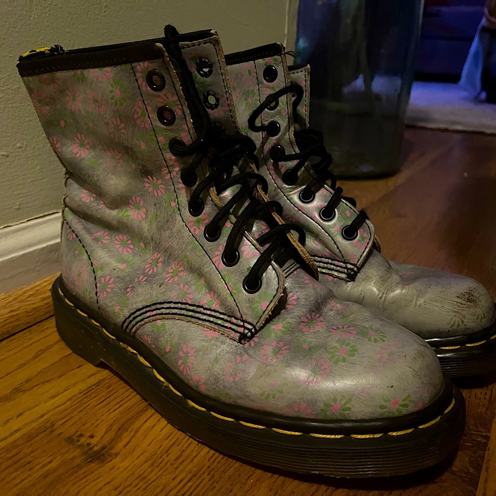 Gray/pink floral Dr. Martens size 7 Made in England